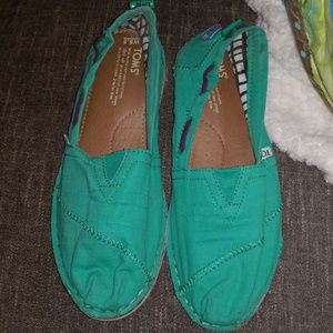 Toms boat shoes